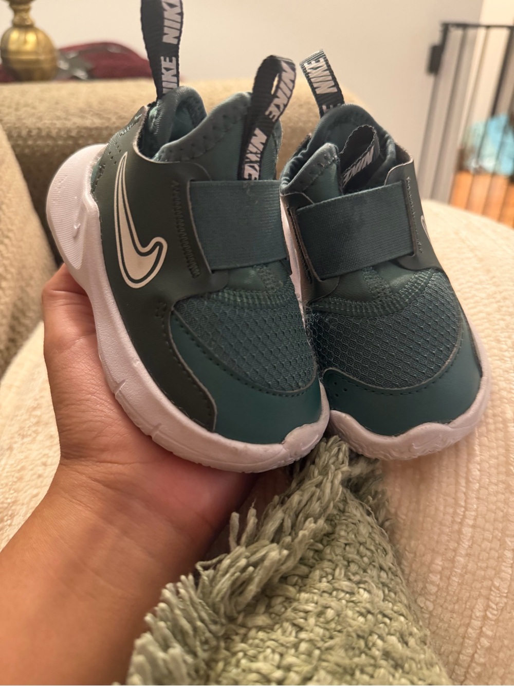 Nike Toddler Green Shoes 4C